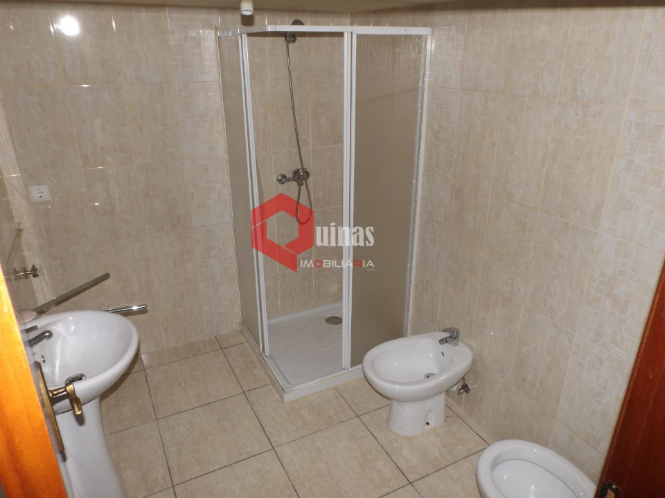 Moradia T1 para Venda em Baraçal Foto 33