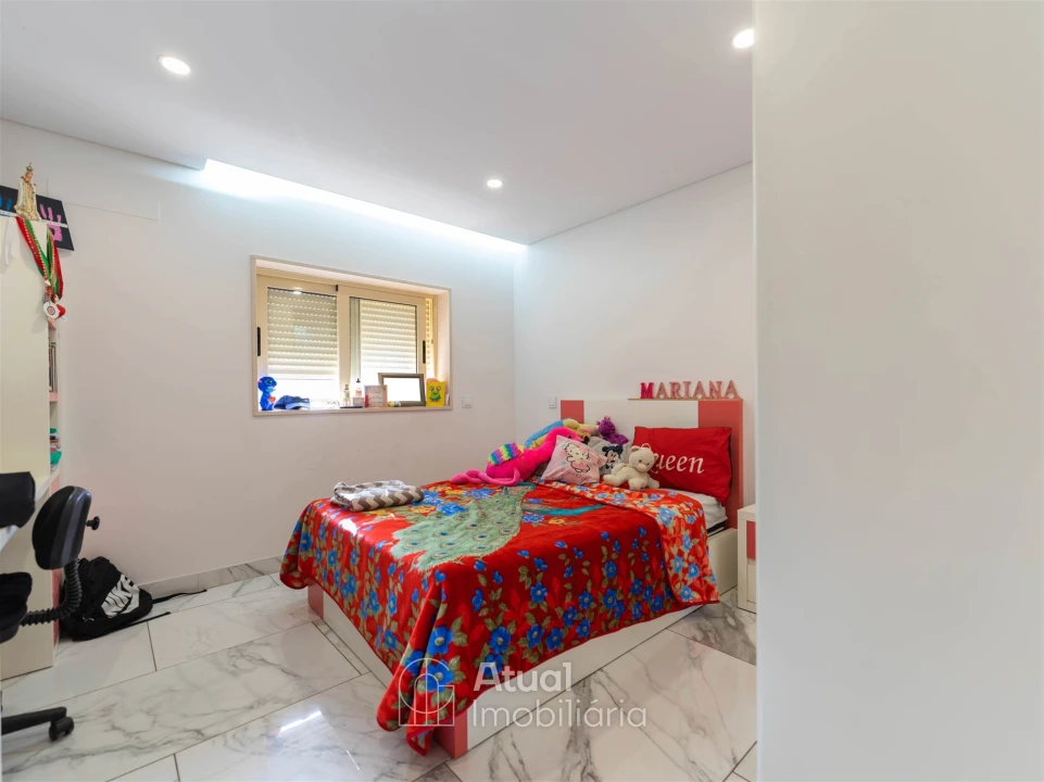 Moradia T6 para Venda em Regilde Foto 16