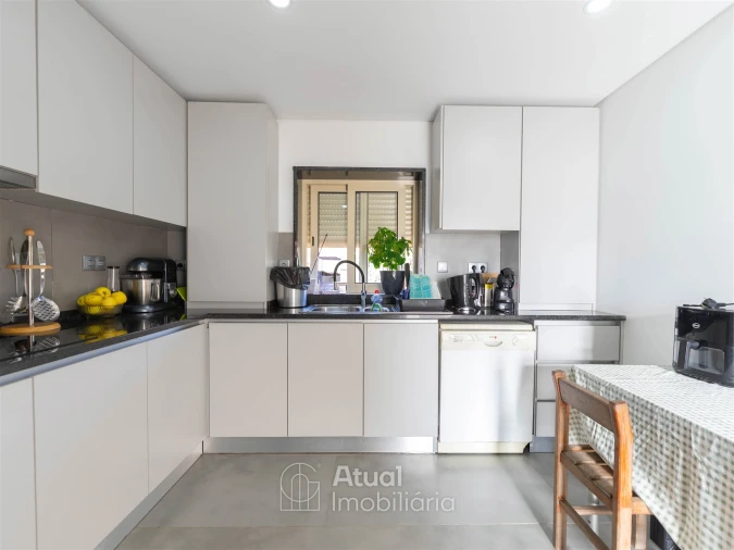 Moradia T6 para Venda em Regilde Foto 6