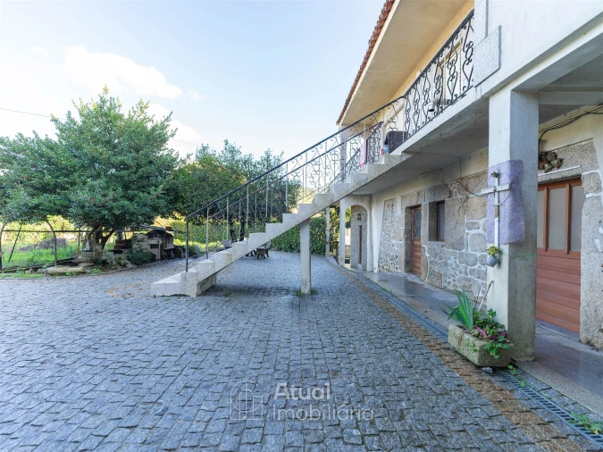 Moradia T6 para Venda em Regilde Foto 2