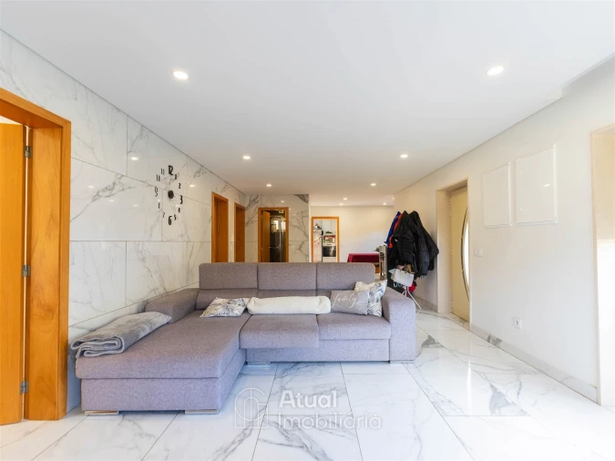 Moradia T6 para Venda em Regilde Foto 9