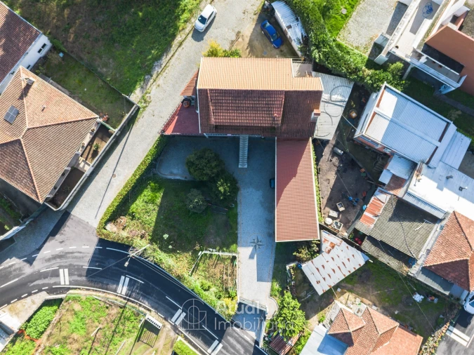 Moradia T6 para Venda em Regilde Foto 4