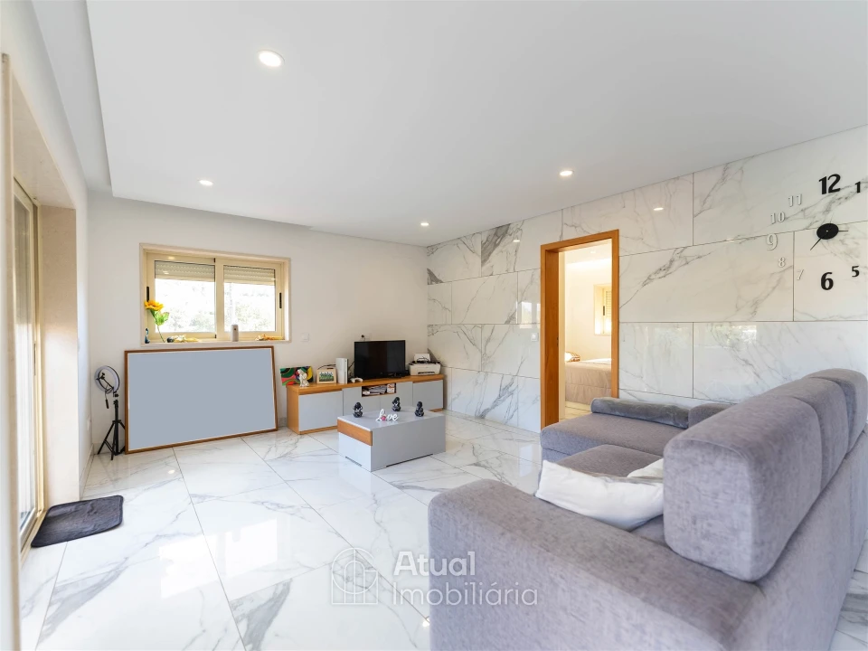 Moradia T6 para Venda em Regilde Foto 8