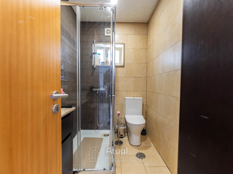 Moradia T6 para Venda em Regilde Foto 18