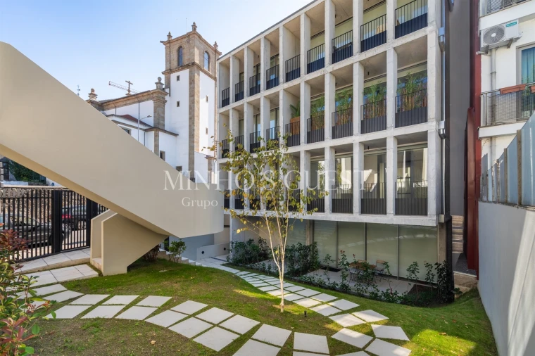 Apartamento T0 para Arrendamento férias em Braga (Maximinos, Sé e Cividade) Foto 8