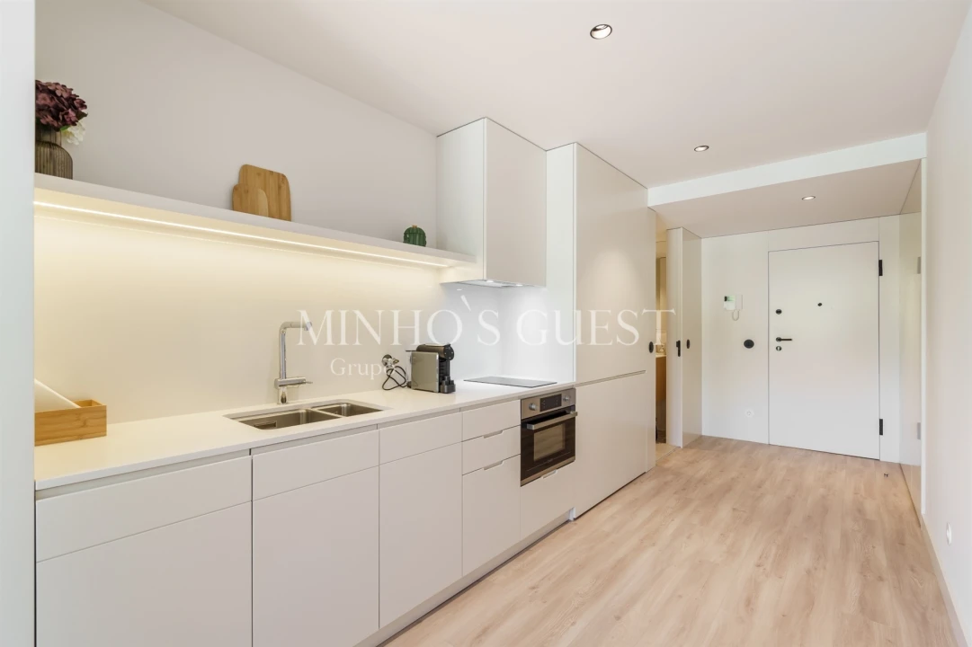 Apartamento T0 para Arrendamento férias em Braga (Maximinos, Sé e Cividade) Foto 17