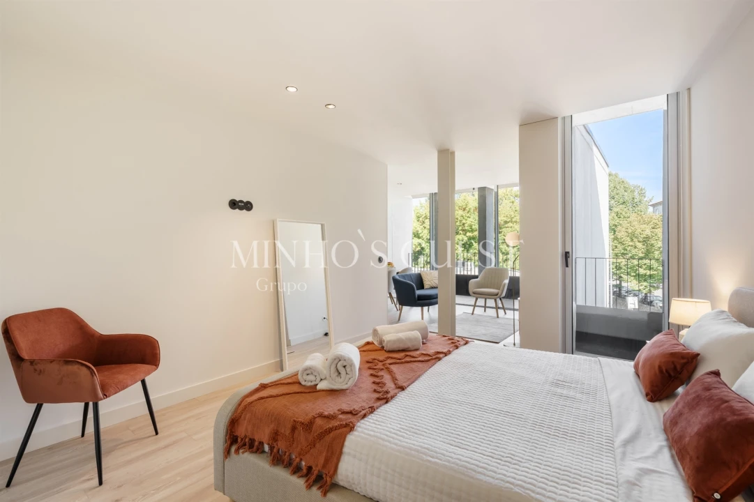 Apartamento T0 para Arrendamento férias em Braga (Maximinos, Sé e Cividade) Foto 2