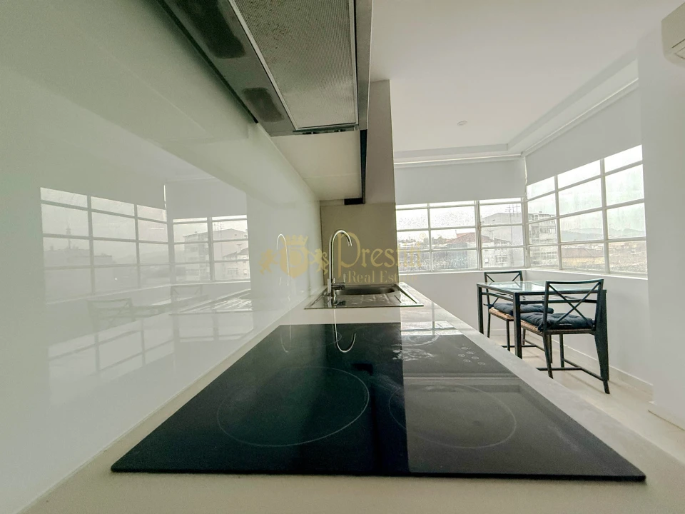 Apartamento T1 para Arrendamento em Oliveira, São Paio e São Sebastião Foto 6