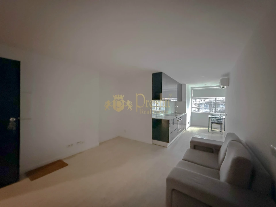 Apartamento T1 para Arrendamento em Oliveira, São Paio e São Sebastião Foto 3