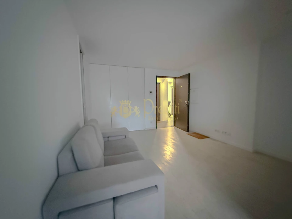 Apartamento T1 para Arrendamento em Oliveira, São Paio e São Sebastião Foto 8