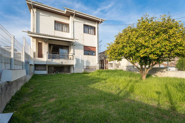 Moradia T4 para Venda em Anta e Guetim Foto 1