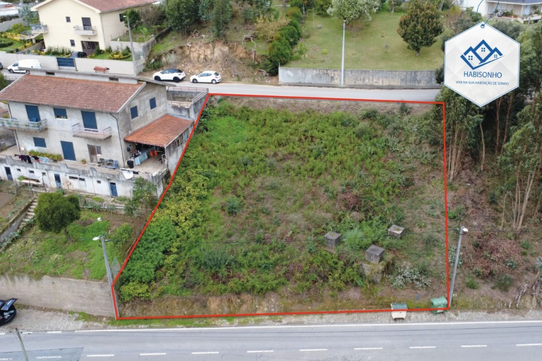 Terreno para Venda em Foz do Sousa e Covelo Foto 1