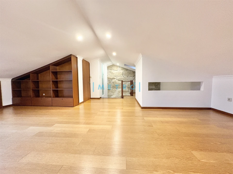 Moradia T6 para Venda em São Mamede de Infesta e Senhora da Hora Foto 27