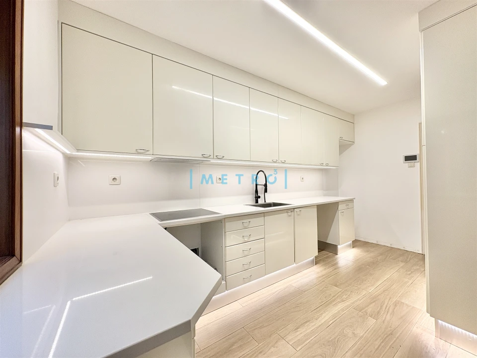 Moradia T6 para Venda em São Mamede de Infesta e Senhora da Hora Foto 13