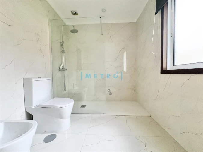 Moradia T6 para Venda em São Mamede de Infesta e Senhora da Hora Foto 20