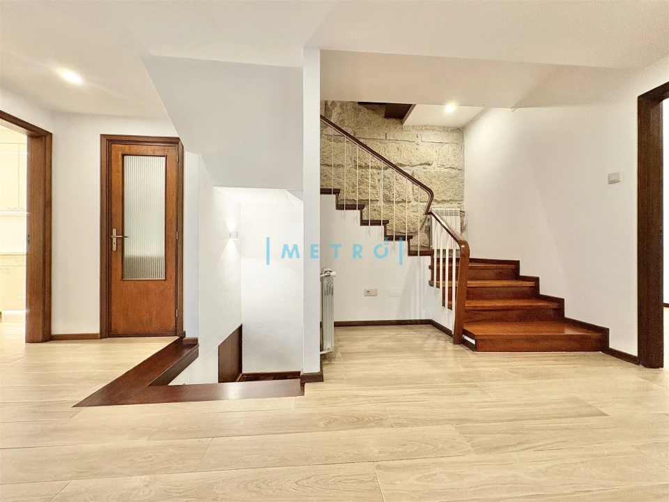 Moradia T6 para Venda em São Mamede de Infesta e Senhora da Hora Foto 5