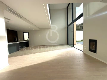 Moradia T4 para Venda em Alcabideche