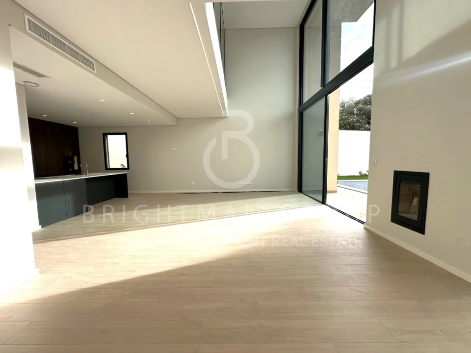 Moradia T4 para Venda em Alcabideche Foto 6