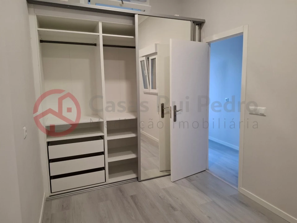 Loja para Venda em Queluz e Belas Foto 1