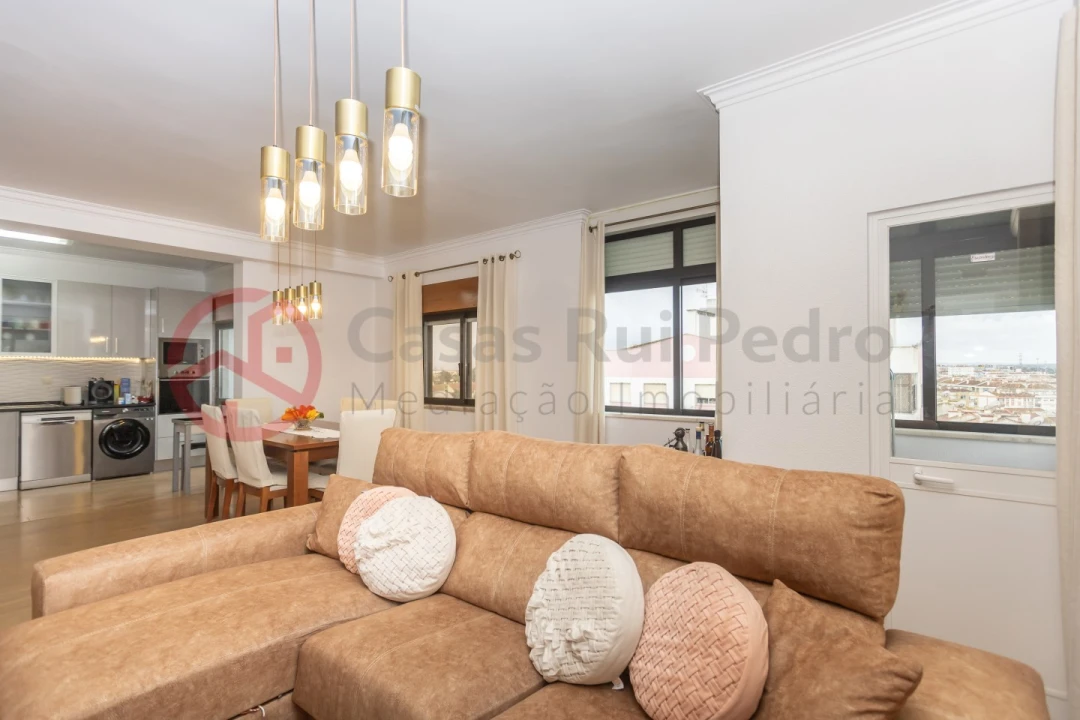 Apartamento T3 para Venda em Seixal, Arrentela e Aldeia de Paio Pires Foto 3