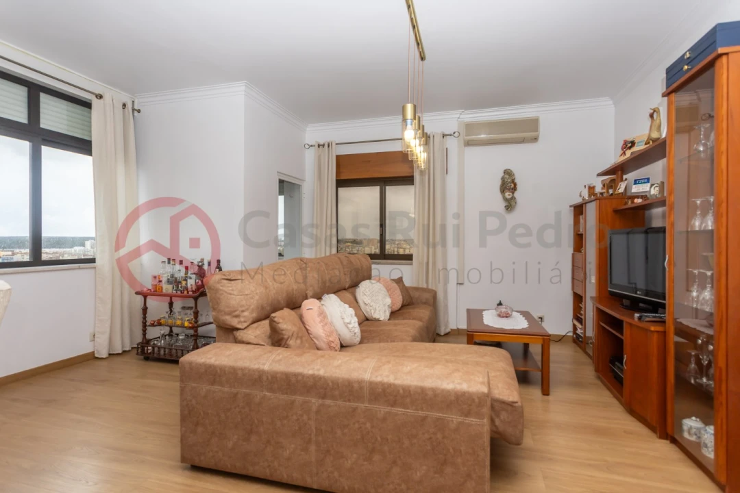 Apartamento T3 para Venda em Seixal, Arrentela e Aldeia de Paio Pires Foto 6