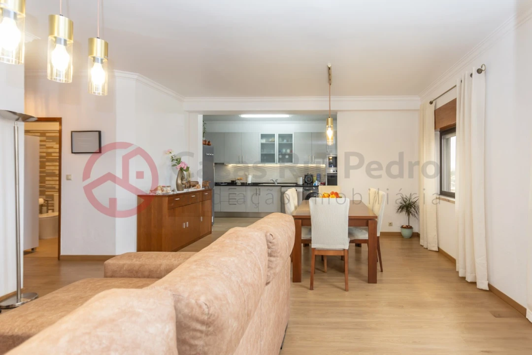 Apartamento T3 para Venda em Seixal, Arrentela e Aldeia de Paio Pires Foto 2