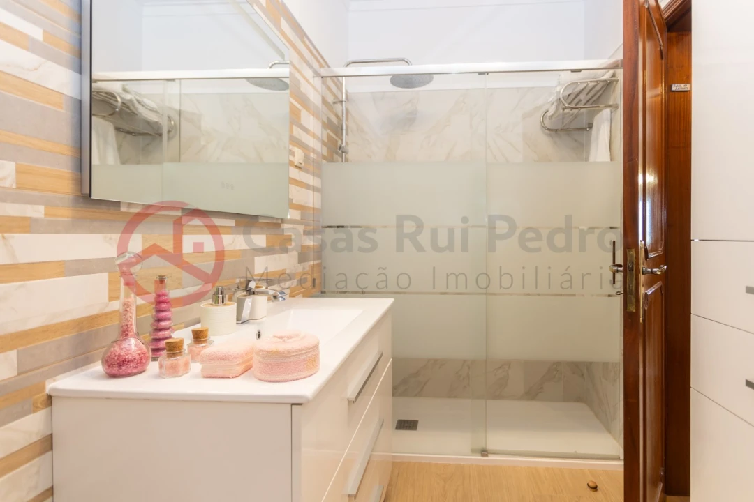 Apartamento T3 para Venda em Seixal, Arrentela e Aldeia de Paio Pires Foto 26