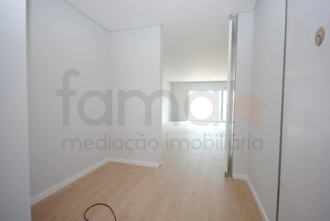 Apartamento T3 para Venda em Carcavelos e Parede Foto 15