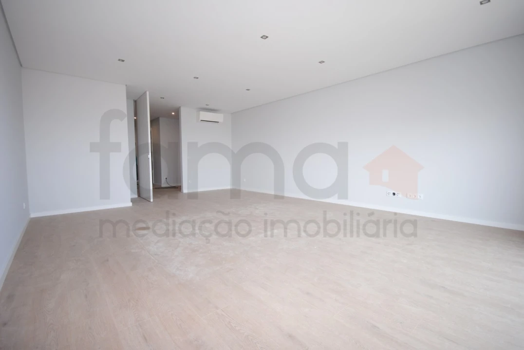 Apartamento T3 para Venda em Carcavelos e Parede Foto 16