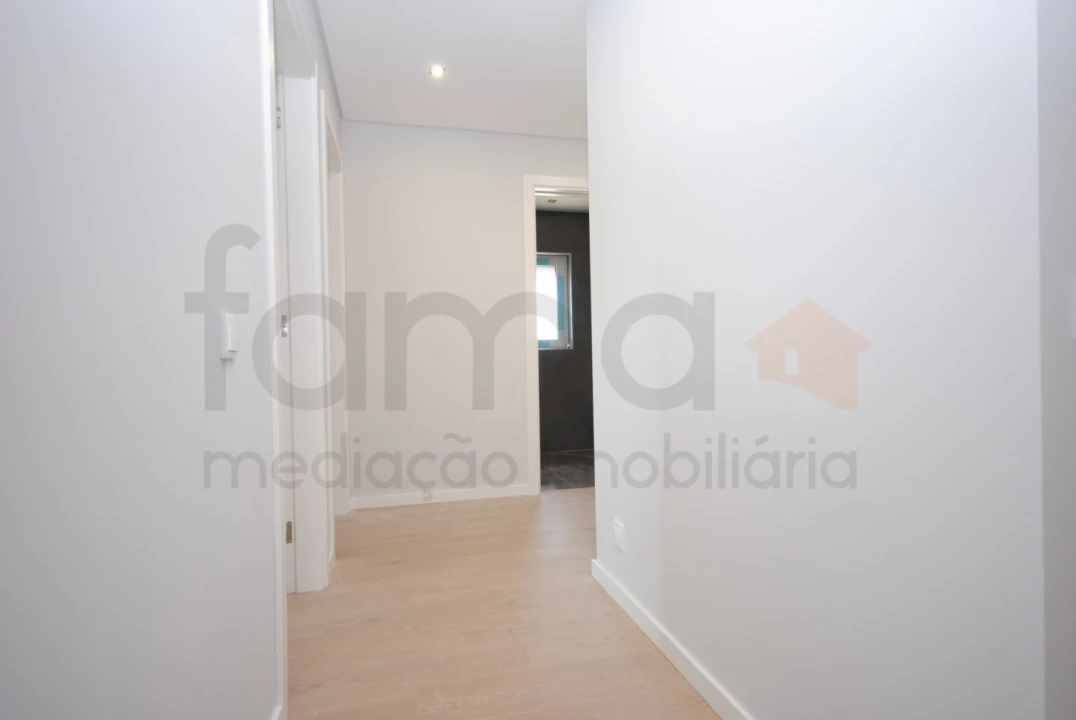 Apartamento T3 para Venda em Carcavelos e Parede Foto 32