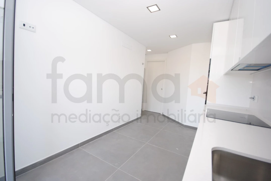 Apartamento T3 para Venda em Carcavelos e Parede Foto 36