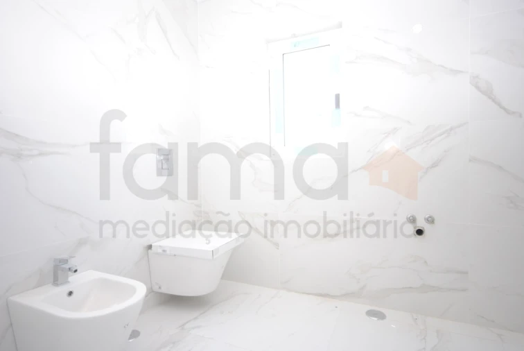 Apartamento T3 para Venda em Carcavelos e Parede Foto 24