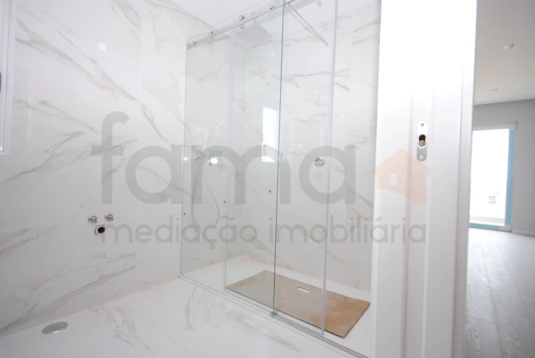 Apartamento T3 para Venda em Carcavelos e Parede Foto 25