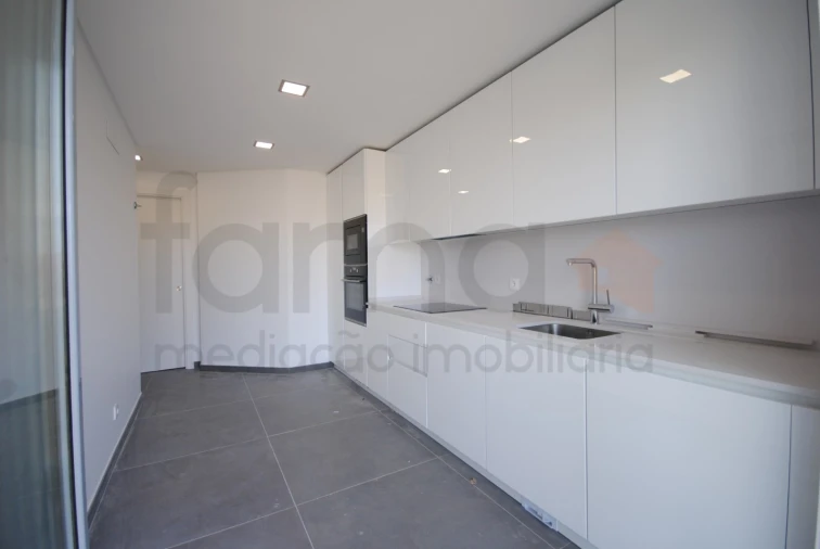 Apartamento T3 para Venda em Carcavelos e Parede Foto 39