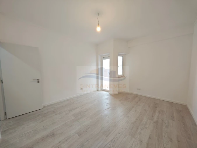 Apartamento T3 para Venda em Venteira Foto 4