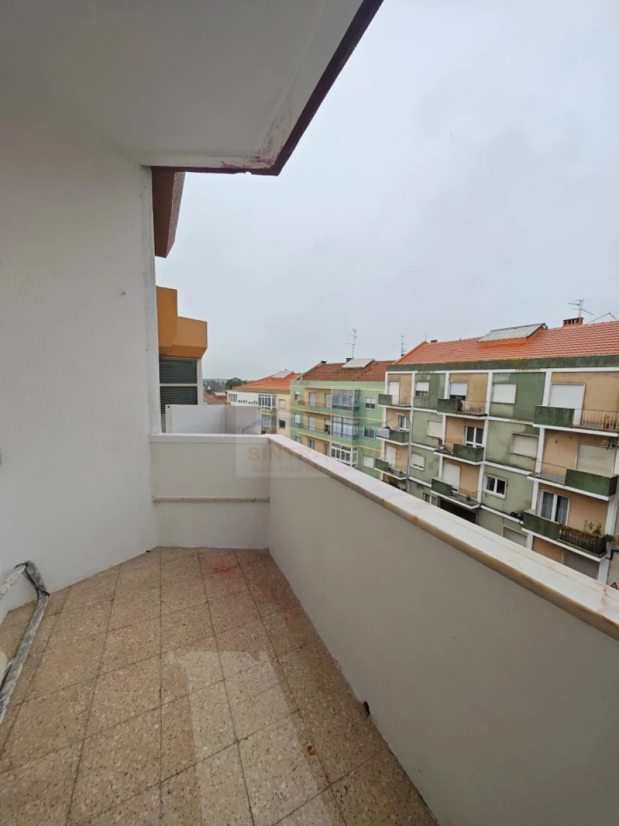 Apartamento T3 para Venda em Venteira Foto 5