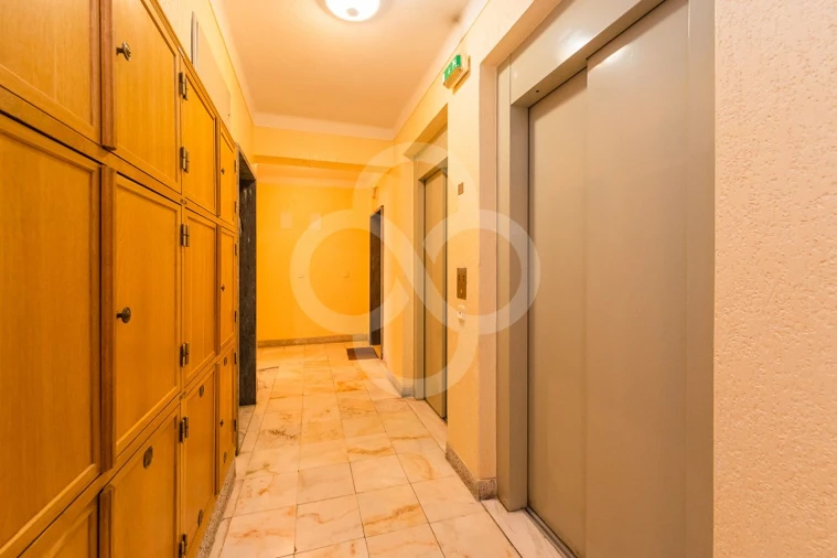 Apartamento T4 para Venda em Póvoa de Santa Iria e Forte da Casa Foto 5