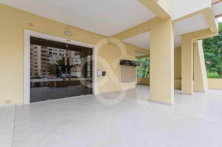 Apartamento T4 para Venda em Póvoa de Santa Iria e Forte da Casa Foto 16