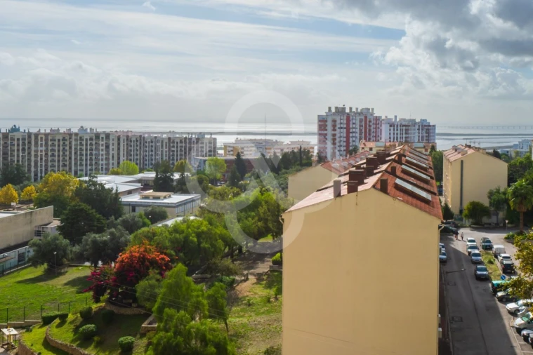 Apartamento T4 para Venda em Póvoa de Santa Iria e Forte da Casa Foto 19