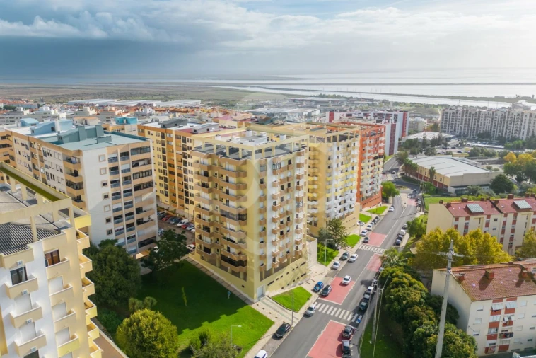 Apartamento T4 para Venda em Póvoa de Santa Iria e Forte da Casa Foto 37