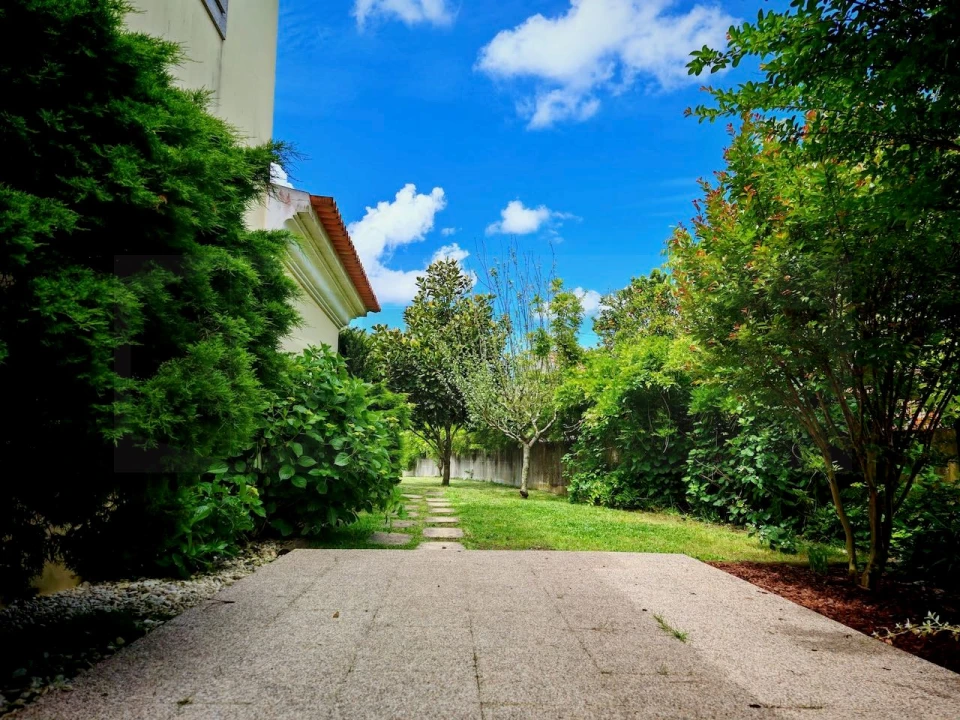 Moradia T6 para Venda em Palhaça Foto 2