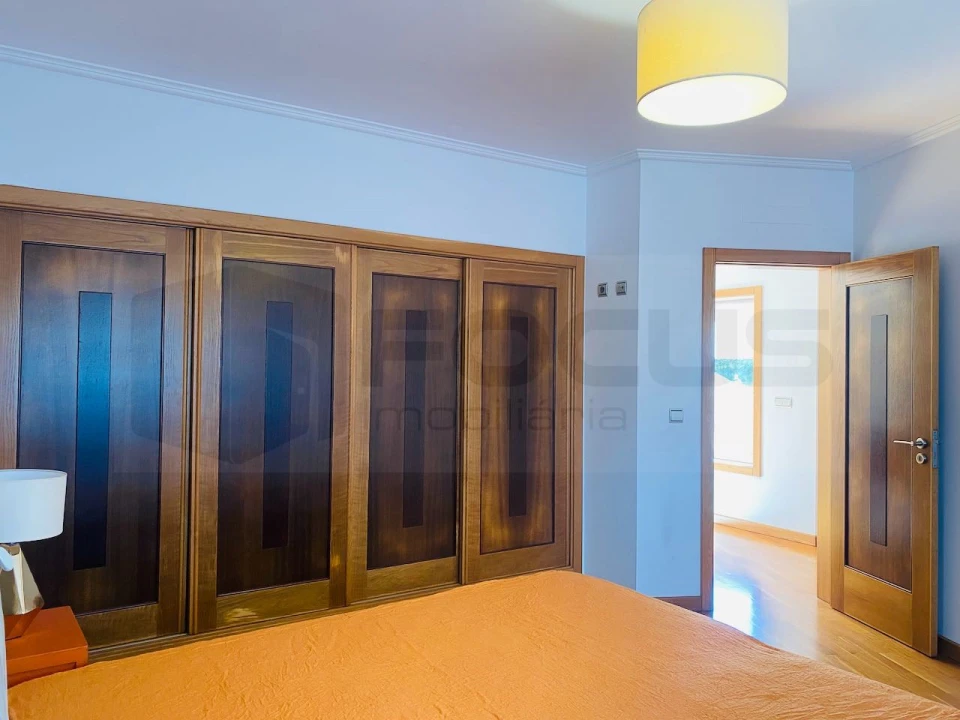 Moradia T6 para Venda em Palhaça Foto 51