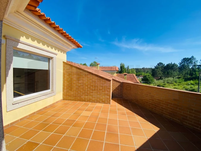 Moradia T6 para Venda em Palhaça Foto 53