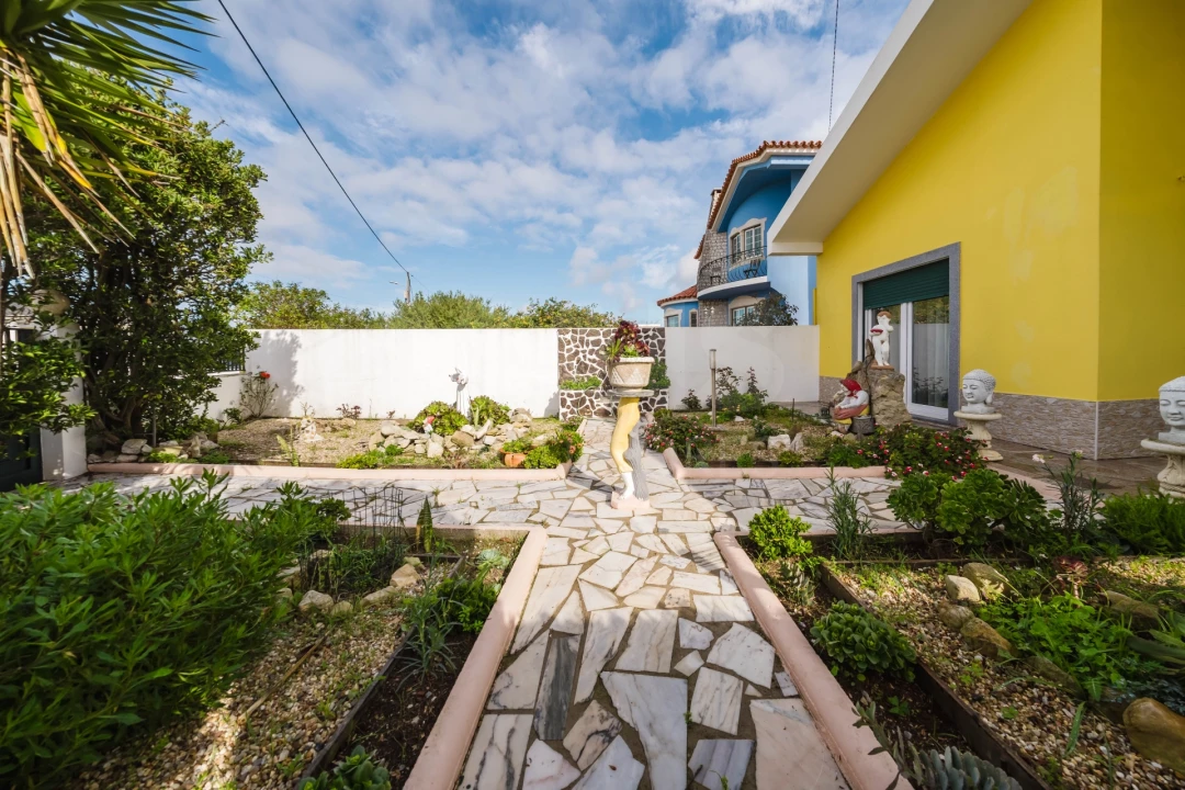 Moradia T3 para Venda em Atouguia da Baleia Foto 4