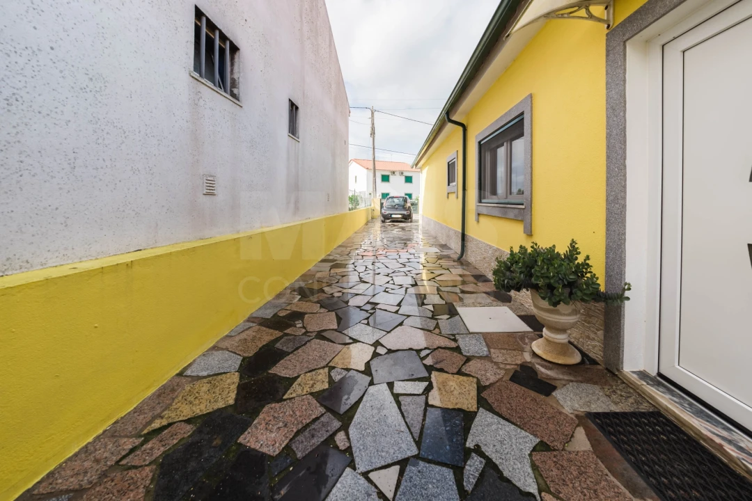 Moradia T3 para Venda em Atouguia da Baleia Foto 5