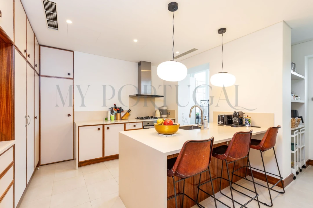 Apartamento T4 para Arrendamento em Avenidas Novas Foto 10