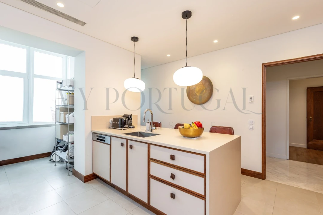 Apartamento T4 para Arrendamento em Avenidas Novas Foto 12