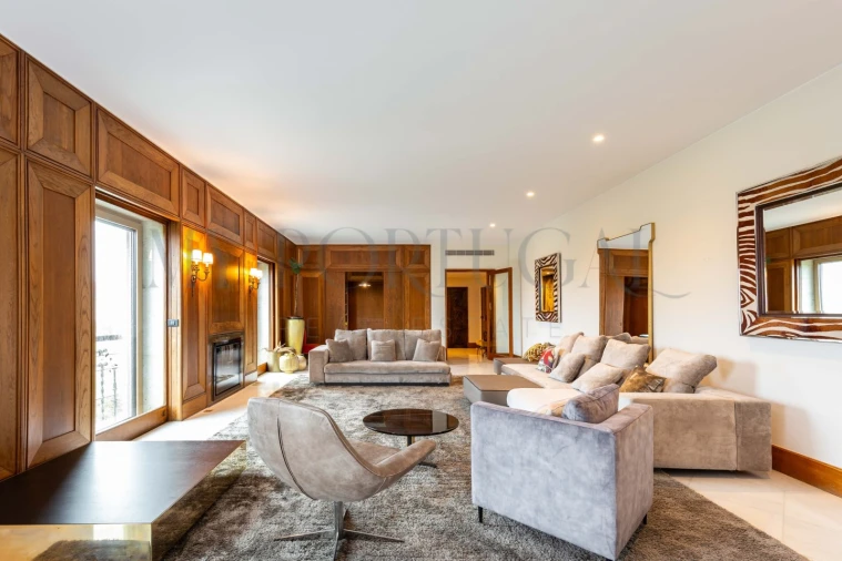 Apartamento T4 para Arrendamento em Avenidas Novas Foto 1