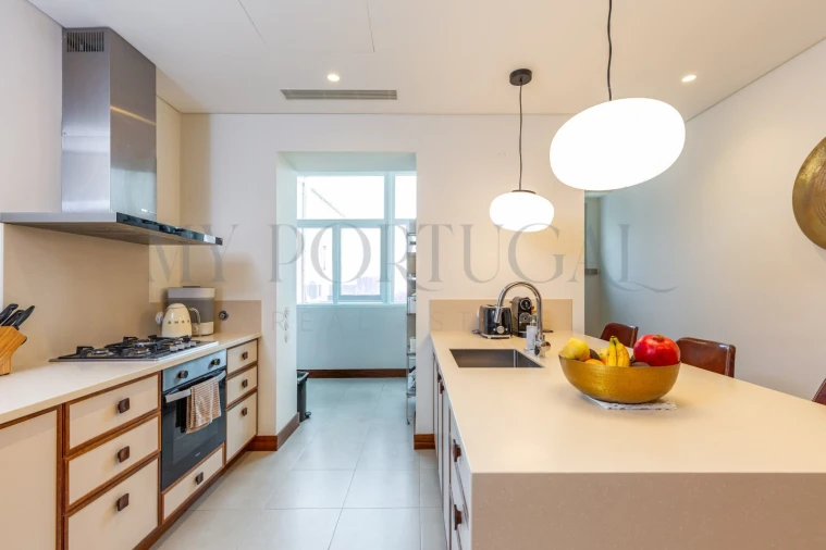 Apartamento T4 para Arrendamento em Avenidas Novas Foto 11