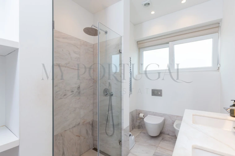 Apartamento T4 para Arrendamento em Avenidas Novas Foto 21